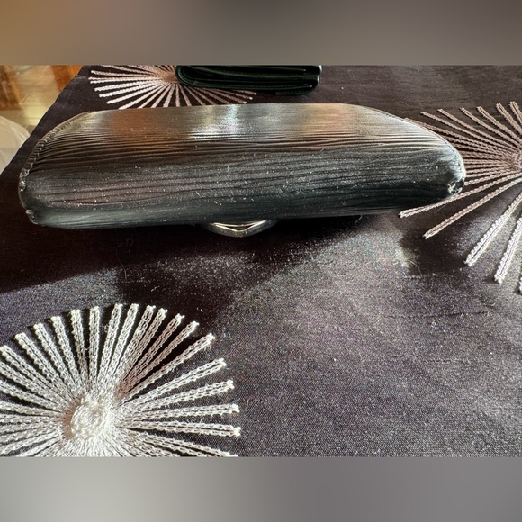 Louis Vuitton Epi Bifold Wallet, Portefeuille Koala Leather Noir, Mint Condition - Picture 13 of 13